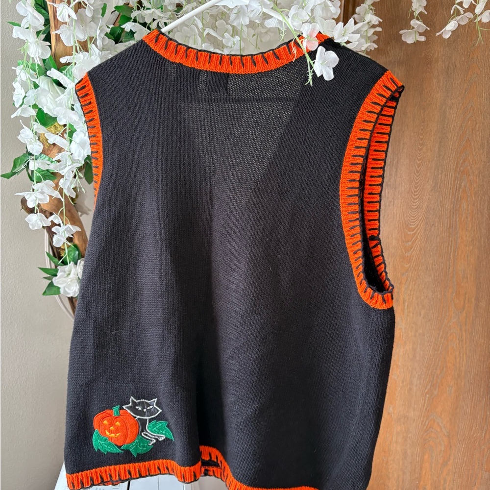 Basic Editions Vintage Festive Black and Orange Halloween Vest 🎃 - Picture 4 of 6